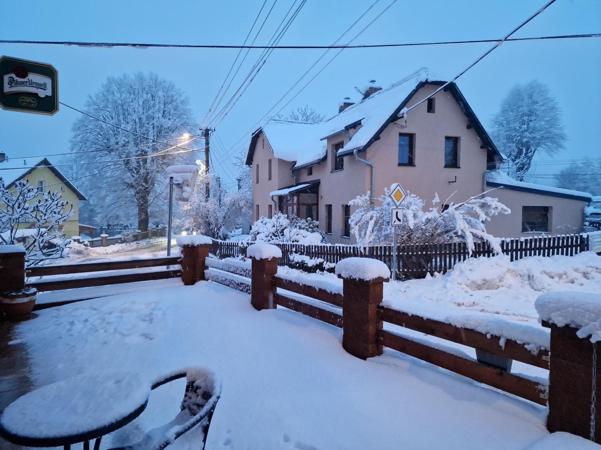 Penzion U Jezevce Hřensko Exterior foto